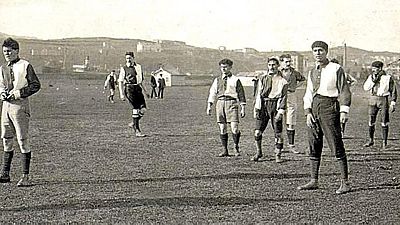 Documentos RNE - El fútbol en España, con los marinos ingleses comienza el espectáculo - 17/03/23 - escuchar ahora