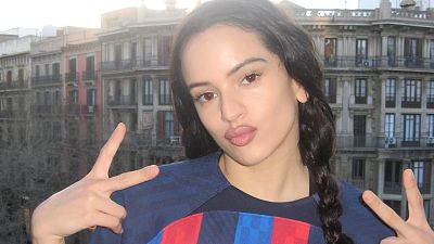El himno del FC Barcelona m�s original para el cl�sico: Rosal�a apoya a su equipo de f�tbol con este 'Motomami'