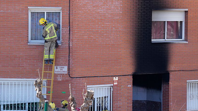 Tres muertos en un incendio en un bloque de viviendas en Rubí, Barcelona