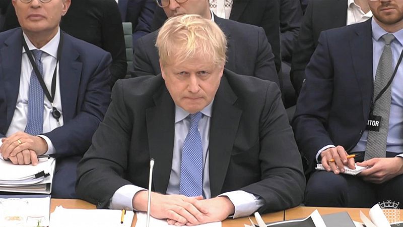 Johnson defiende que no mintió deliberadamente al Parlamento por el 'partygate' y pide perdón por "confundir"