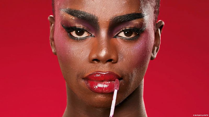 'La noche temática' analiza la cultura del maquillaje como espejo de la sociedad