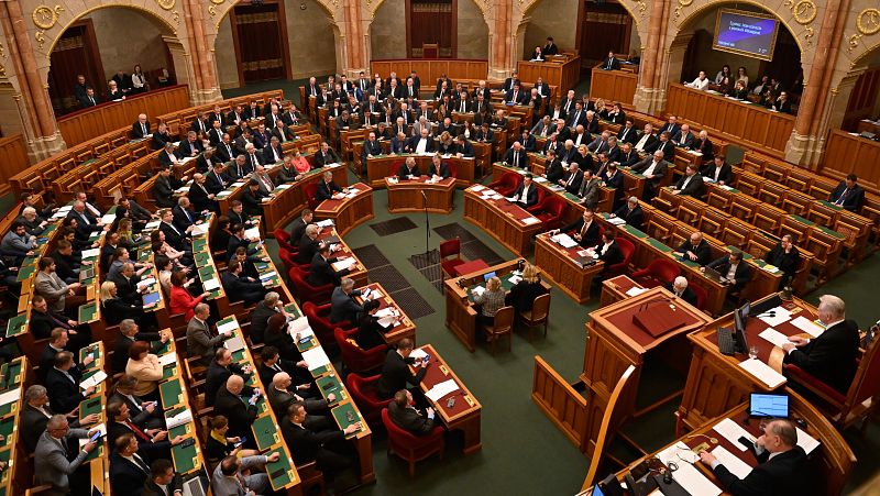 El Parlamento húngaro ratifica la entrada en la OTAN de Finlandia pero no la de Suecia