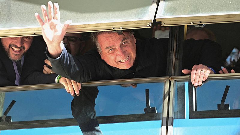 Bolsonaro regresa a Brasil después de tres meses en Estados Unidos tras el intento de golpe de Estado