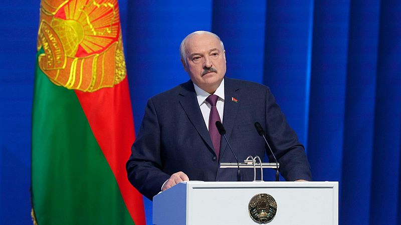 Lukashenko abre la puerta a albergar armas nucleares estratégicas y advierte de una "invasión" de Occidente