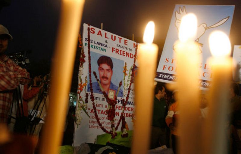 La policía pakistaní detiene a 24 personas por el atentado contra el equipo de críquet de Sri Lanka