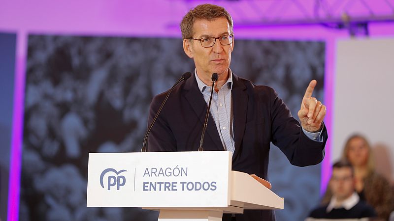 Feijóo reivindica a un PP que "da la cara" frente a "espacios" que cambian de nombre: "Son el populismo de siempre"