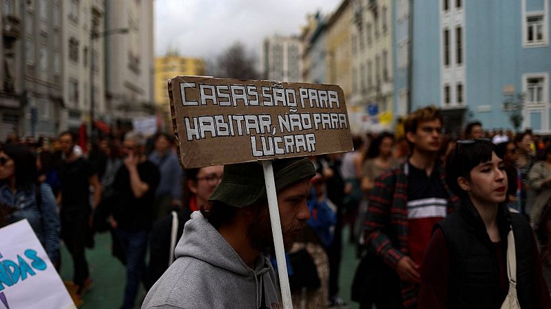 Miles de personas protestan en Portugal para reclamar el derecho a la vivienda