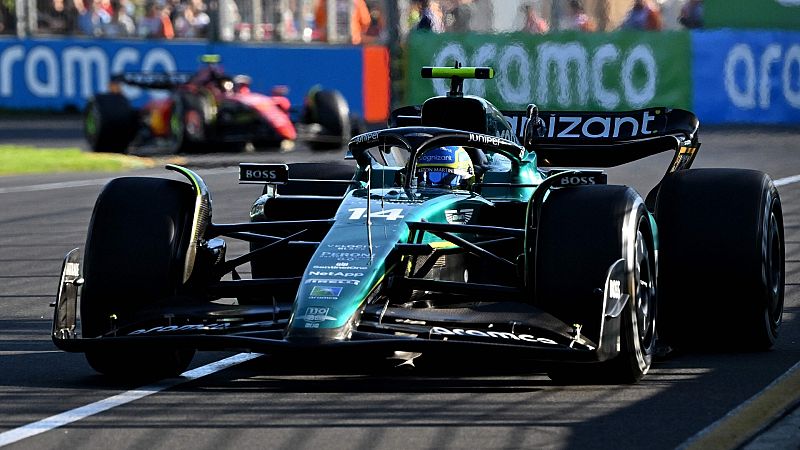 Alonso logra el tercer podio del año en Australia en uno de los finales más locos de los últimos tiempos