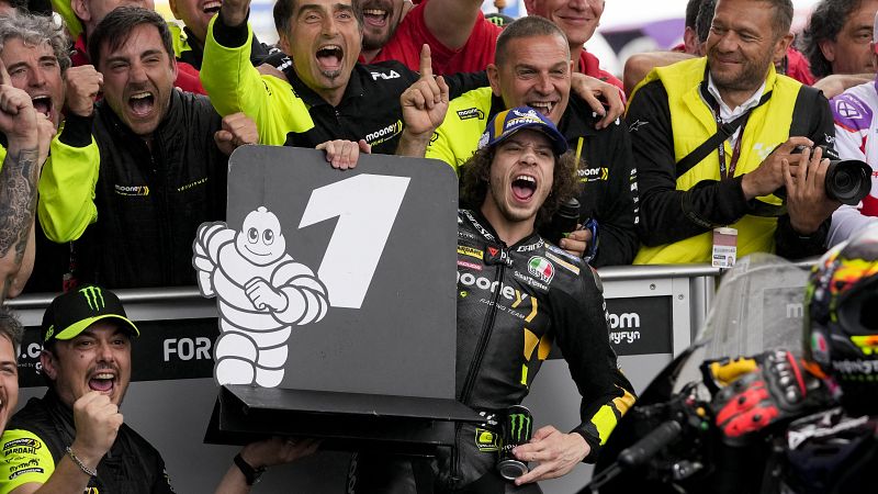 Las Ducati también dominan en agua: gana Bezzecchi y Álex Márquez sube al podio en Argentina