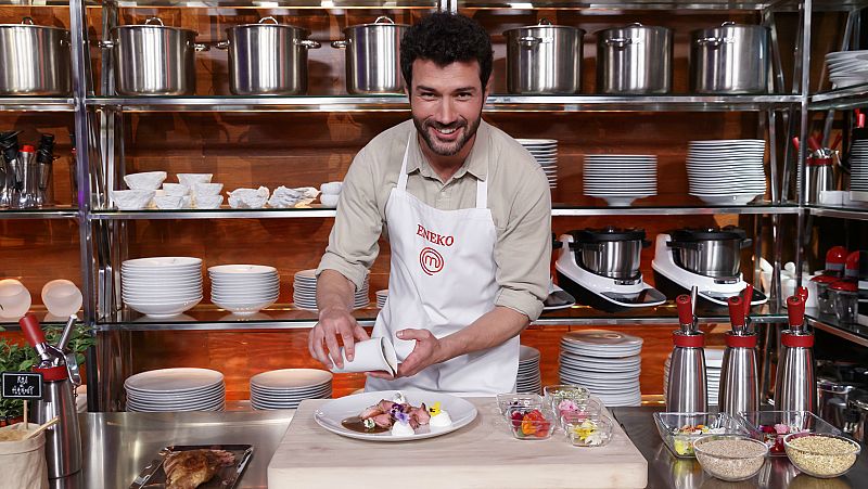 Eneko, el más ligón de 'MasterChef': levanta pasiones entre exaspirantes