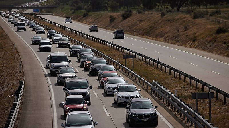 Las retenciones marcan el regreso en el último día de Semana Santa