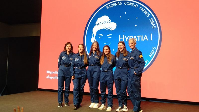 Nou dones catalanes recreen una expedició a Mart per inspirar les nenes i joves