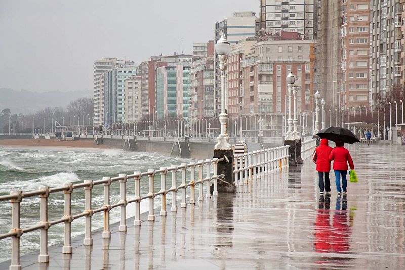 La borrasca 'Noa' provoca una brusca caída de las temperaturas y deja lluvias de primavera