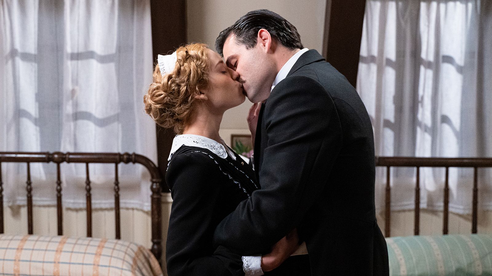 La Promesa - Los 10 mejores besos de 'La Promesa'