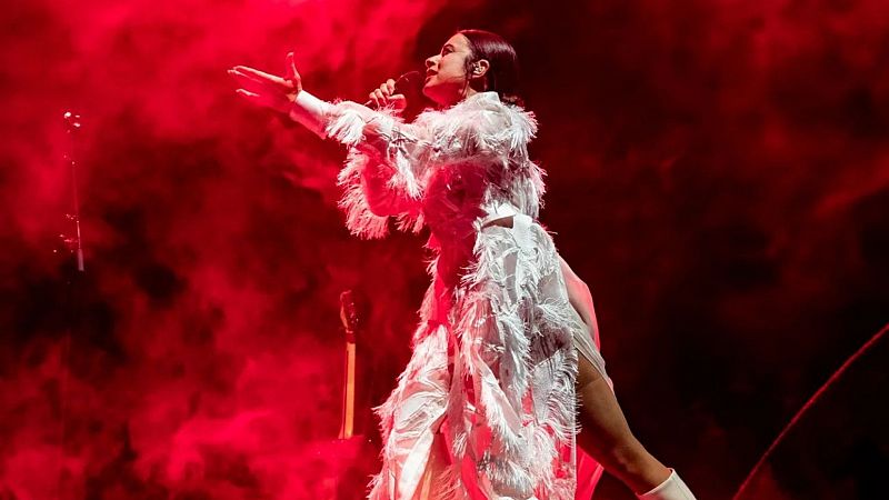 Blanca Paloma se afianza como una de las favoritas de Eurovisin tras cantar "Eaea" en msterdam