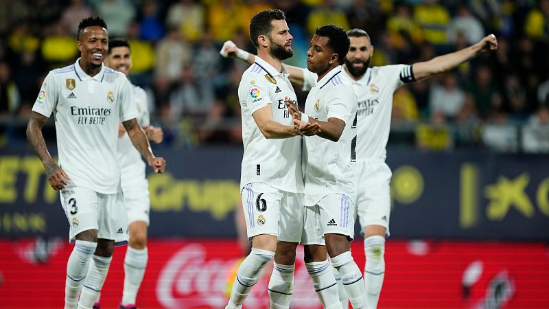 Cádiz 0-2 Real Madrid: Nacho y Asensio rompen el muro en el Nuevo Mirandilla