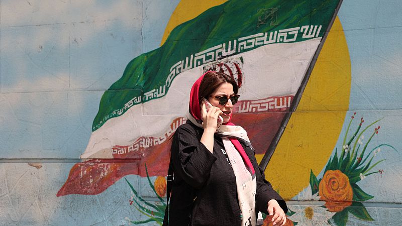 Irán vigila desde este sábado el uso del velo en las mujeres con la ayuda de cámaras