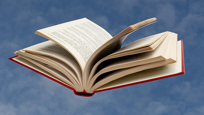 Clubes de lectura y reediciones rescatan a los libros "olvidados" entre el alud de novedades