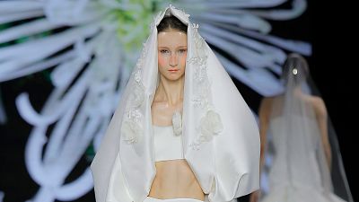 Yolancris, Marco&Mara e Isabel Sanchs: vestidos de novia para todos los cuerpos, e ideas para novias con gafas