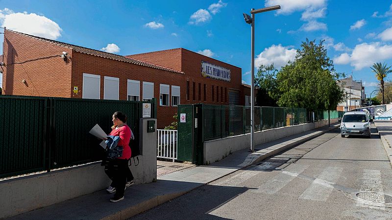Detenido un profesor de instituto acusado de agredir sexualmente a varias alumnas en Totana, Murcia