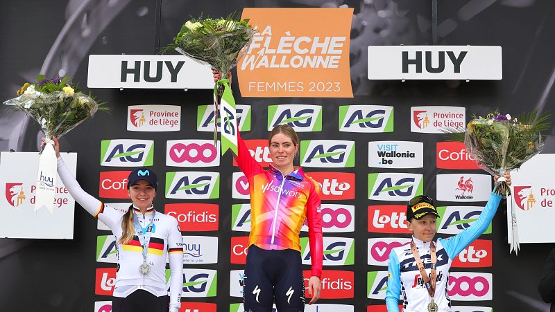 Demi Vollering se muestra invencible en el Muro de Huy y prosigue con su semana fantástica en las Ardenas