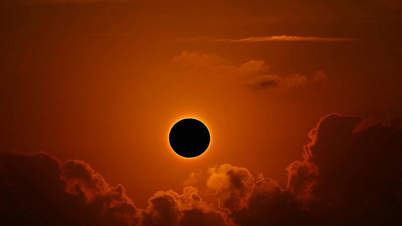 Un peculiar eclipse solar mixto podrá verse este jueves 20 de abril