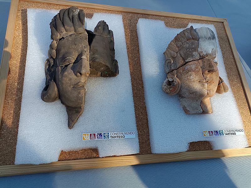 Cinco figuras humanas ponen rostro a la mítica Tartessos