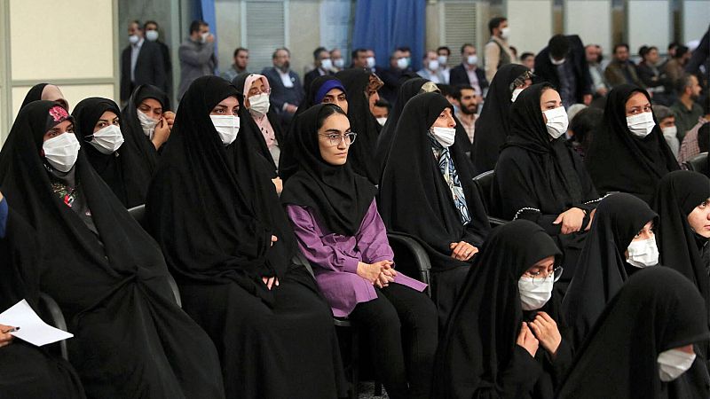 La educación de las mujeres iraníes está en riesgo por los envenenamientos, según Amnistía Internacional