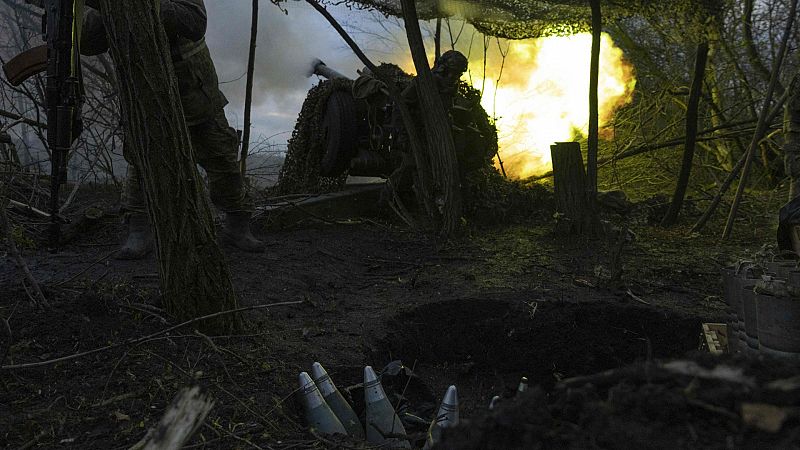 Las fuerzas rusas continúan su lento avance en Bajmut pese a la resistencia de los ucranianos