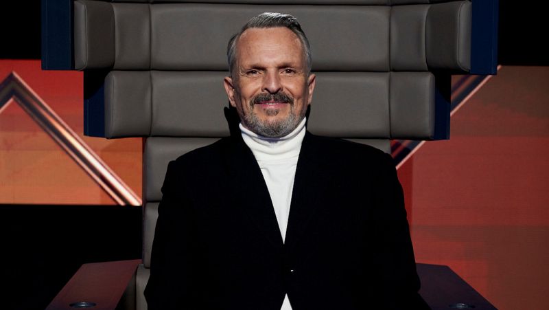 El beso más deseado de Cover Night: ¡Miguel Bosé se ha puesto colorado!