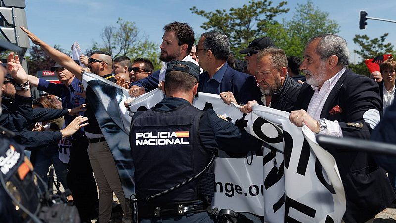 Altercados entre falangistas y la Policía a la llegada de los restos de Primo de Rivera al cementerio de San Isidro