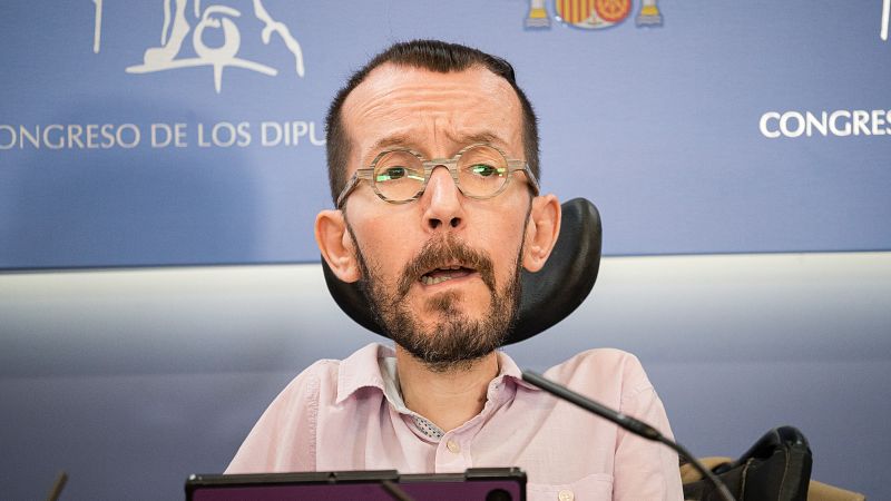 Unidas Podemos pide retirar las imágenes de Juan Carlos I en el Congreso