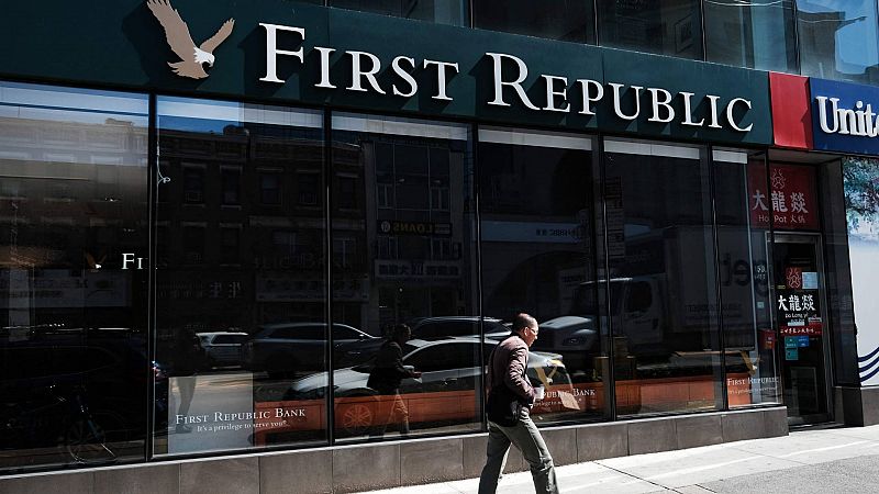 El First Republic Bank se desploma un 50% en bolsa tras publicar pérdidas en sus cuentas