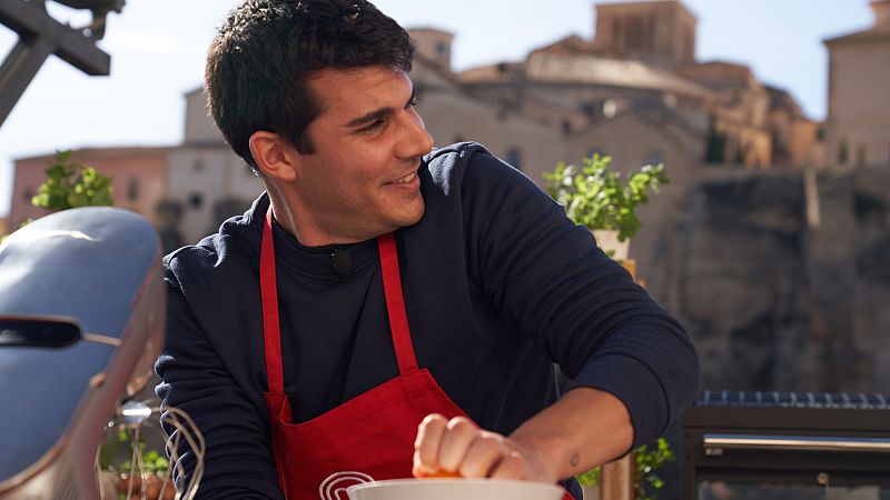 Triángulo amoroso en 'MasterChef 11', a Álex le sale un rival: "Somos dos hombres con un mismo destino"