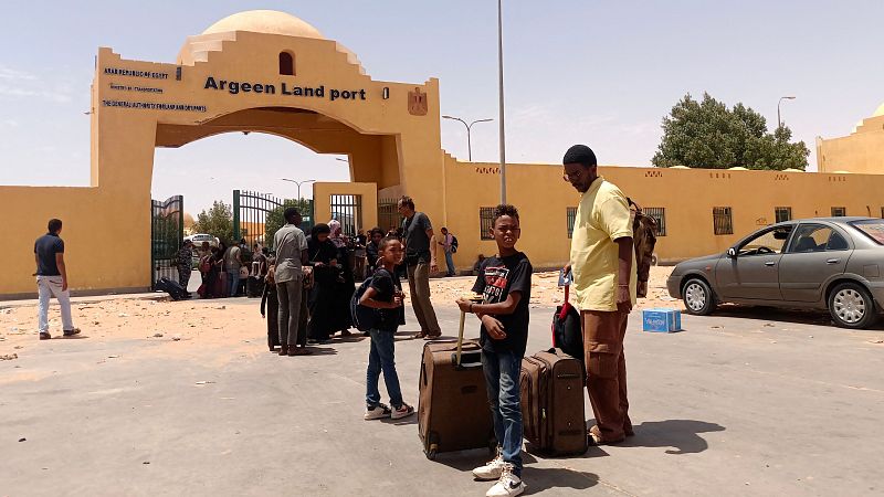 Más de 16.000 personas han llegado a Egipto tras huir del conflicto en Sudán