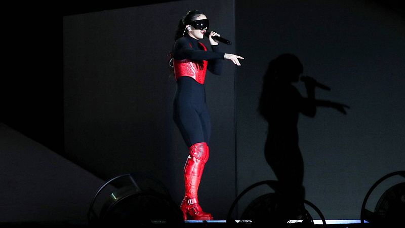 Rosalía desata la locura ante más de 160.000 seguidores en la plaza del Zócalo de México