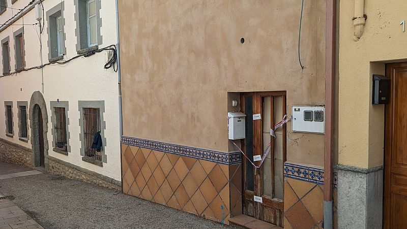 Els Mossos registren el pis del presumpte autor de la mort a trets d'un jove de 15 anys a Sant Hipòlit de Voltregà