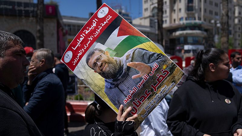 La muerte de un conocido preso palestino en huelga de hambre aumenta la tensión con Israel