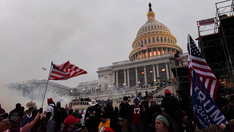 Cuatro miembros de la milicia ultraderechista Proud Boys, condenados por conspiración por el asalto al Capitolio