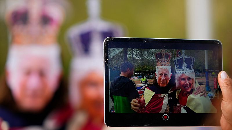 La coronación en la era digital: un día histórico que mezcla tradición con tecnología para conectar con el público