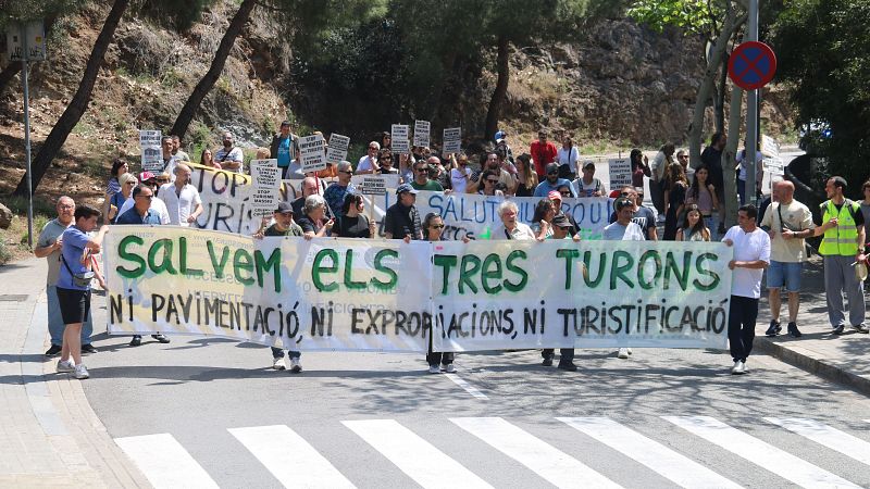 Els veïns dels Tres Turons protesten pel gran volum turístic