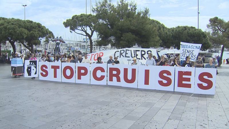 Manifestació contra els creuers a Barcelona