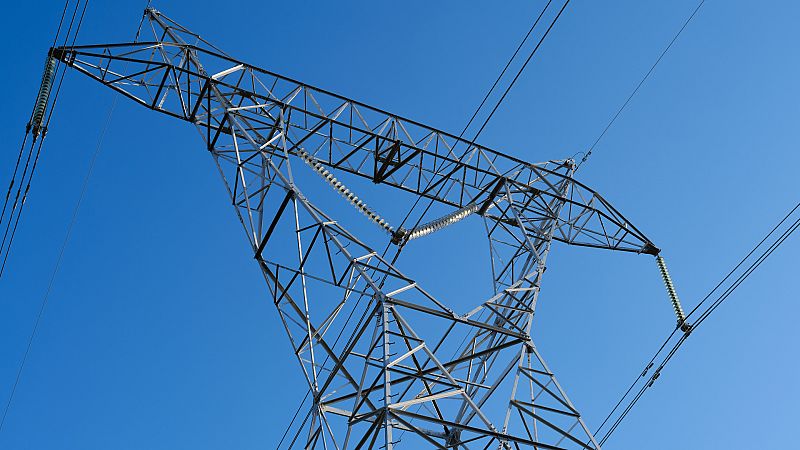 La luz cae un 8% este martes, hasta 89,48 euros/MWh