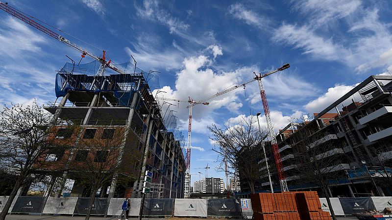 Madrid concentra la mitad de los pisos sociales que se construirán en terrenos de Defensa: así es el reparto