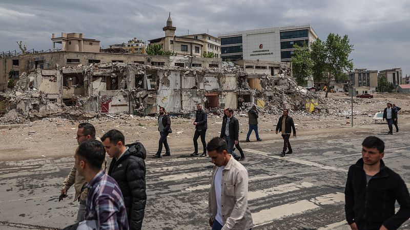 Las ciudades afectadas por el terremoto en Turquía denuncian el abandono: "El Gobierno no nos ayuda"