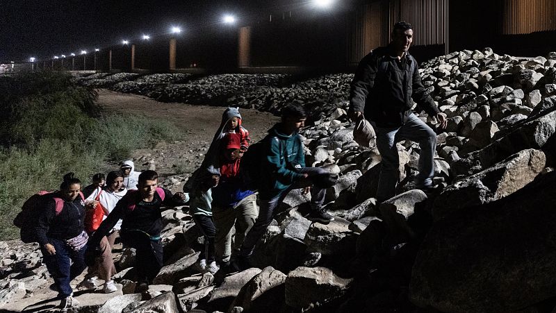 Miles de migrantes se agolpan en la frontera de México con EE.UU. ante el fin del Título 42