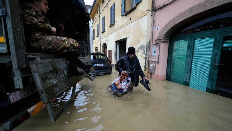 Al menos 13 muertos y miles de evacuados tras las inundaciones registradas en el norte de Italia
