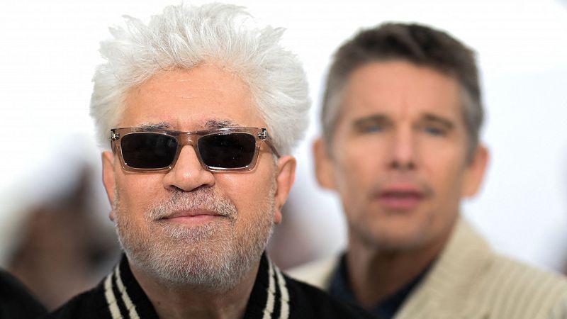 Pedro Almodóvar: "No hay tanto cine que hable del deseo entre hombres maduros"