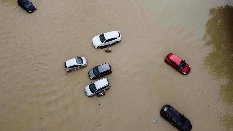 Italia continúa en alerta roja tras las inundaciones, con miles de evacuados y daños que cifran en "miles de millones"