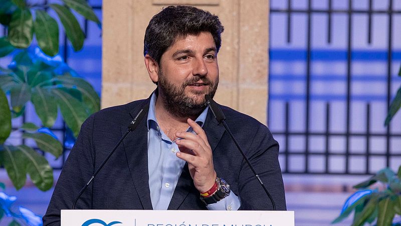 López Miras rechaza un Gobierno de coalición con Vox si gana en Murcia: "Tendrá que decidir si bloquea la investidura"